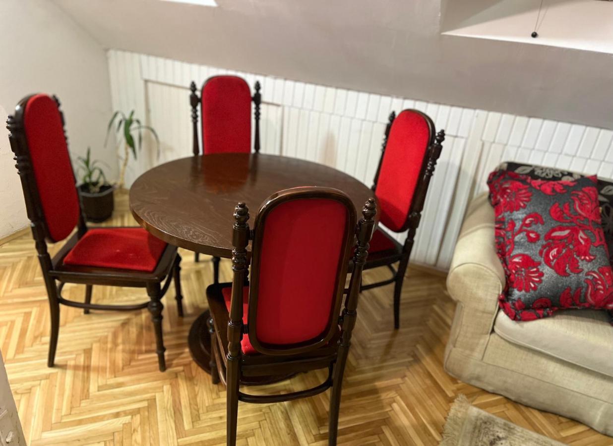 Srba Daire Belgrad Dış mekan fotoğraf